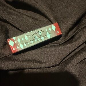 MAC Cosmetics Silky Matte Lipstick - ruby woo